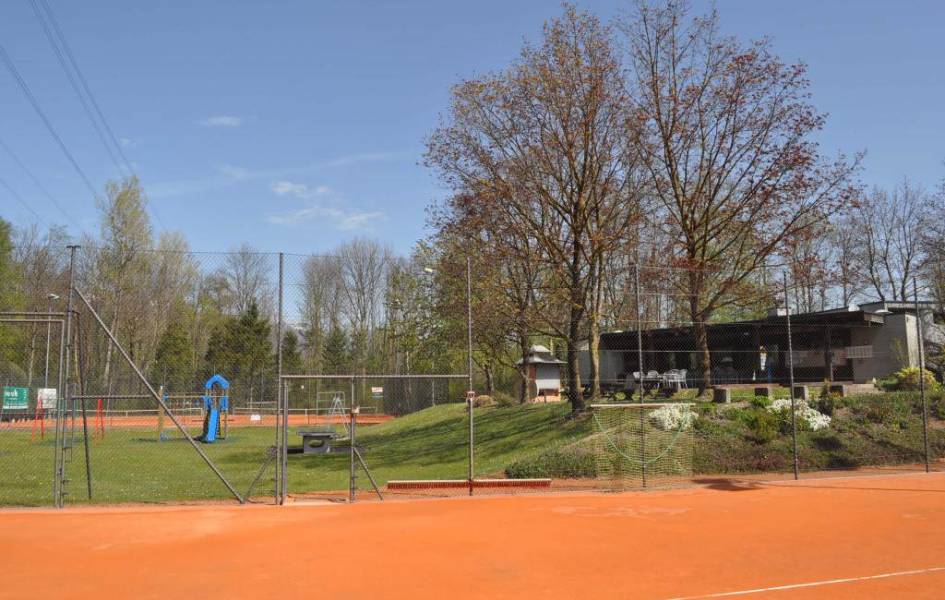 Tennisplätze sind spielbereit