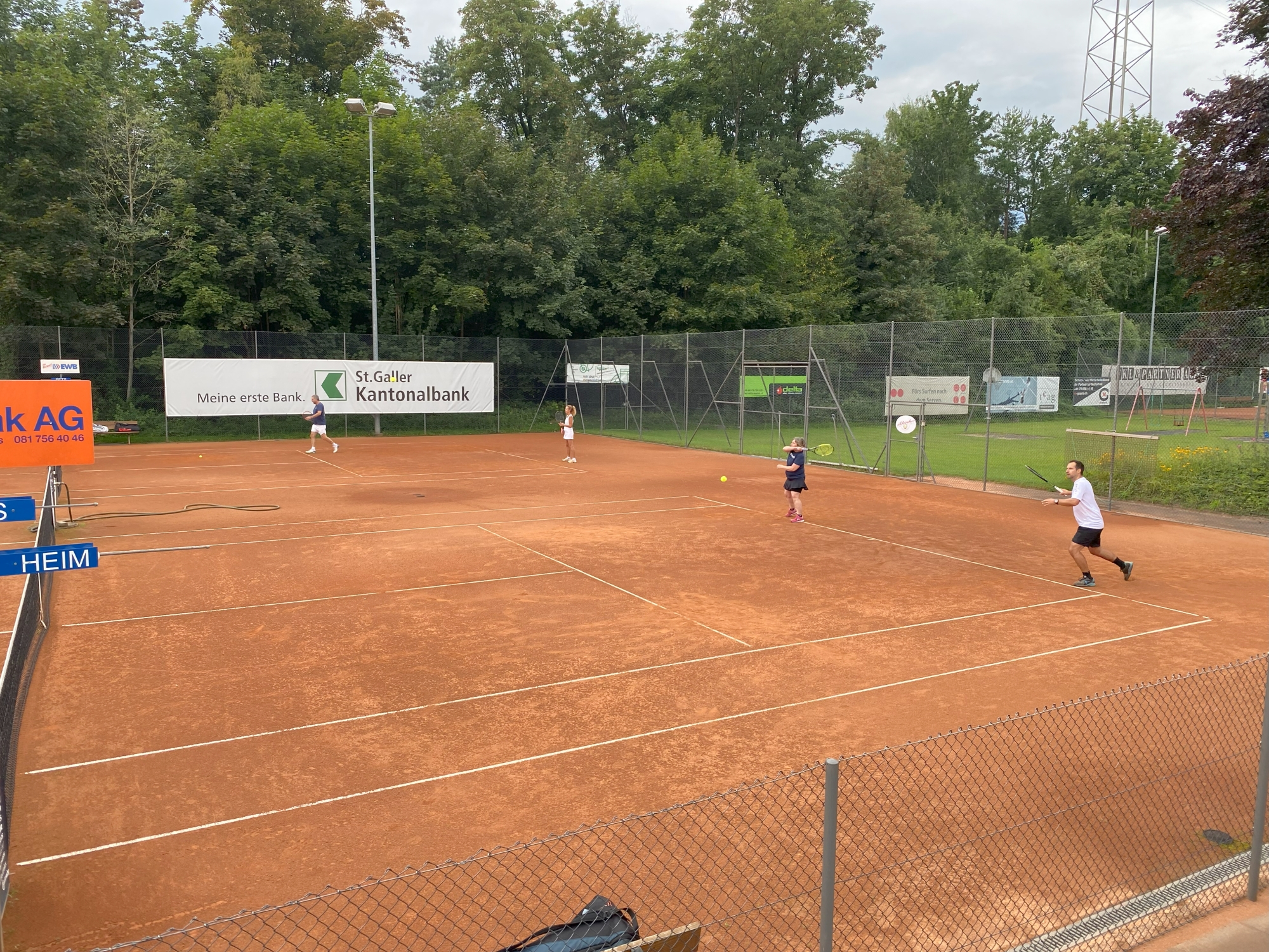 Bericht Doppelclubmeisterschaften 2025 – Teamgeist, Taktik und tolle Ballwechsel